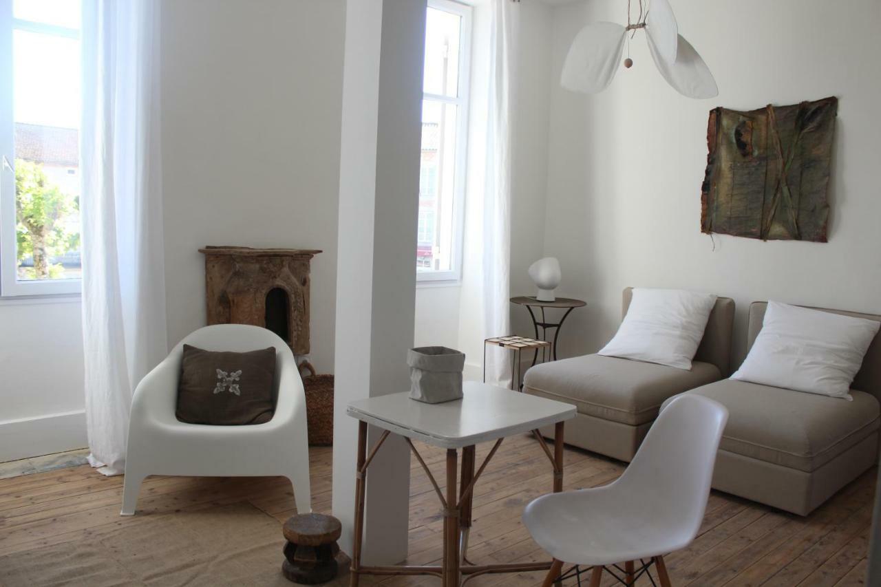 La Maison Sur La Place Penne-d'Agenais Экстерьер фото