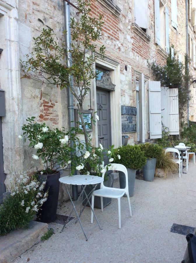 La Maison Sur La Place Penne-d'Agenais Экстерьер фото